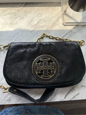 Tory Burch Black Leather Shoulder Bag with Gold Logo Chain